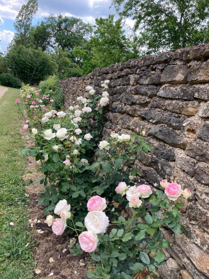 La Buffonnerie Bed & Breakfast Moutiers-Saint-Jean Exterior foto